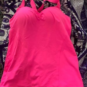 Victoria’s Secret VSX SPORT top with built-in Bra! EUC!